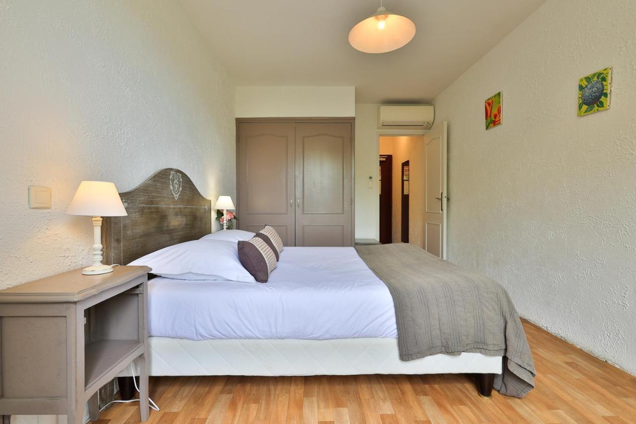 Logis Hotel Castel Mouisson Barbentane Eksteriør billede