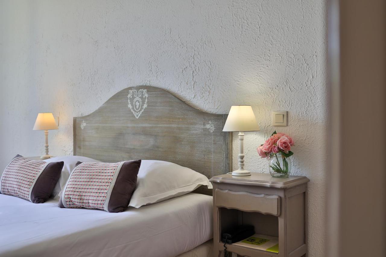 Logis Hotel Castel Mouisson Barbentane Eksteriør billede